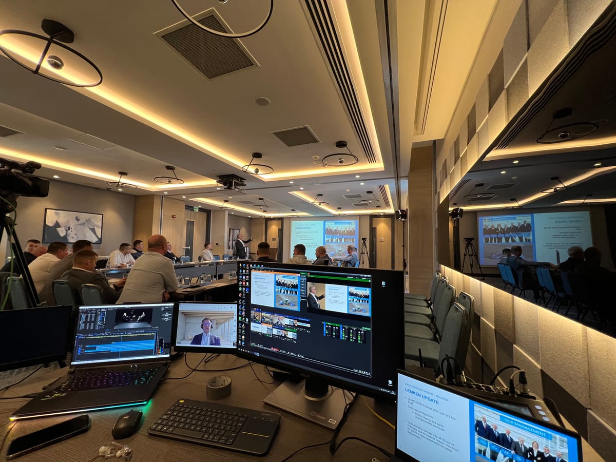 Hybrid production for a corporate meeting